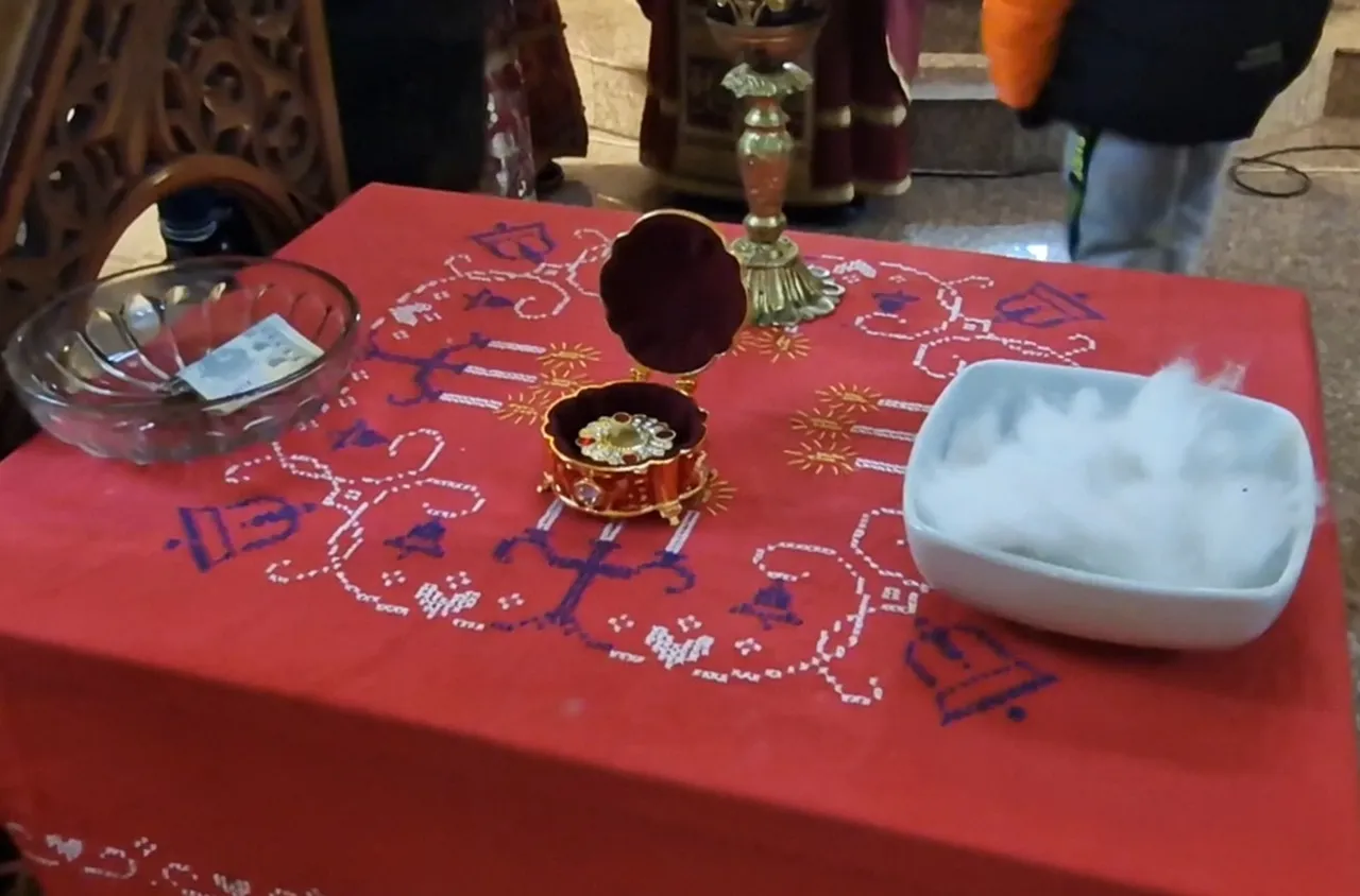 Частица от мощите на св. Трифон е изложена за поклонение в Брезник