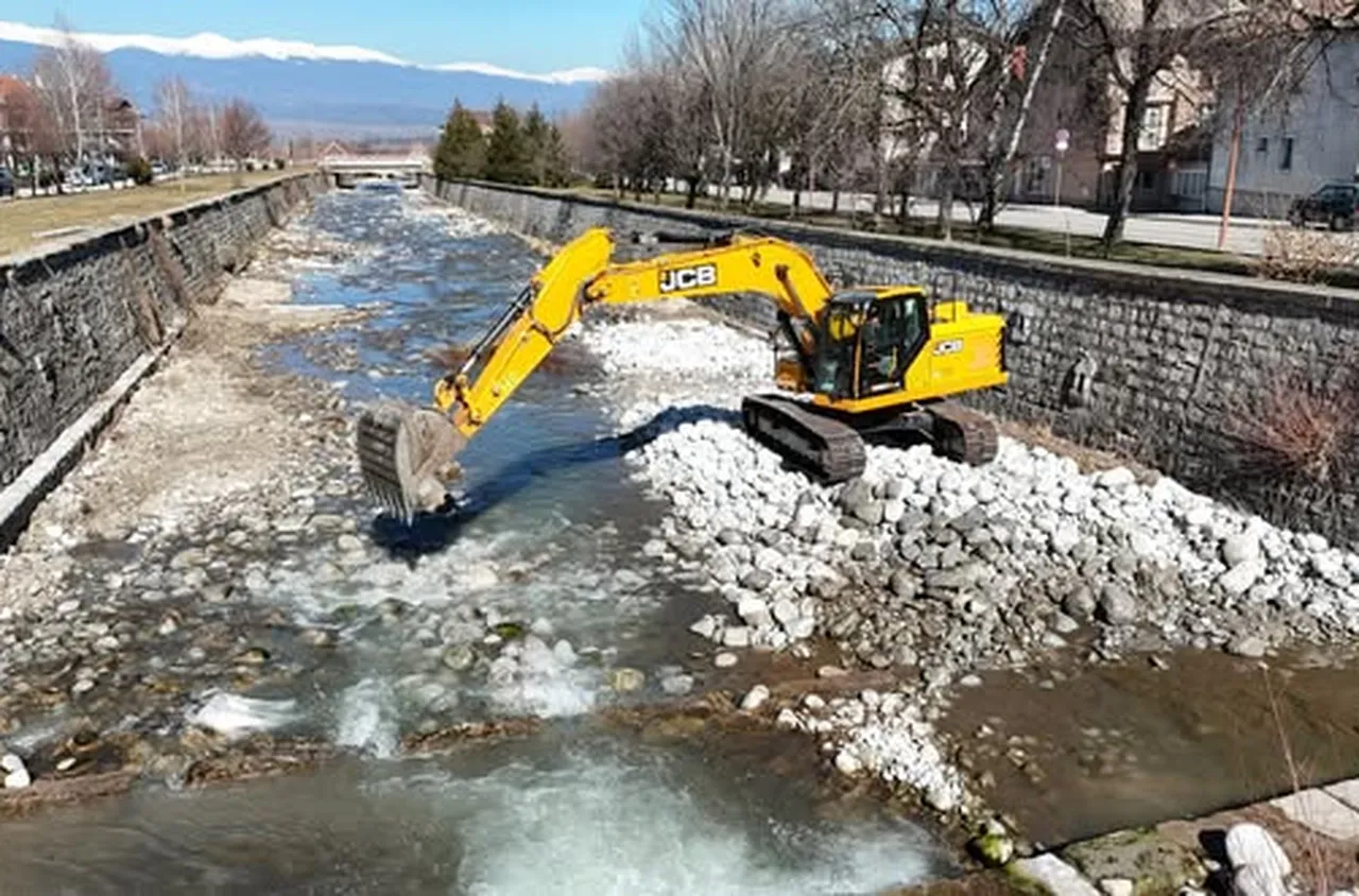 Община Банско приключи почистването на река Глазне