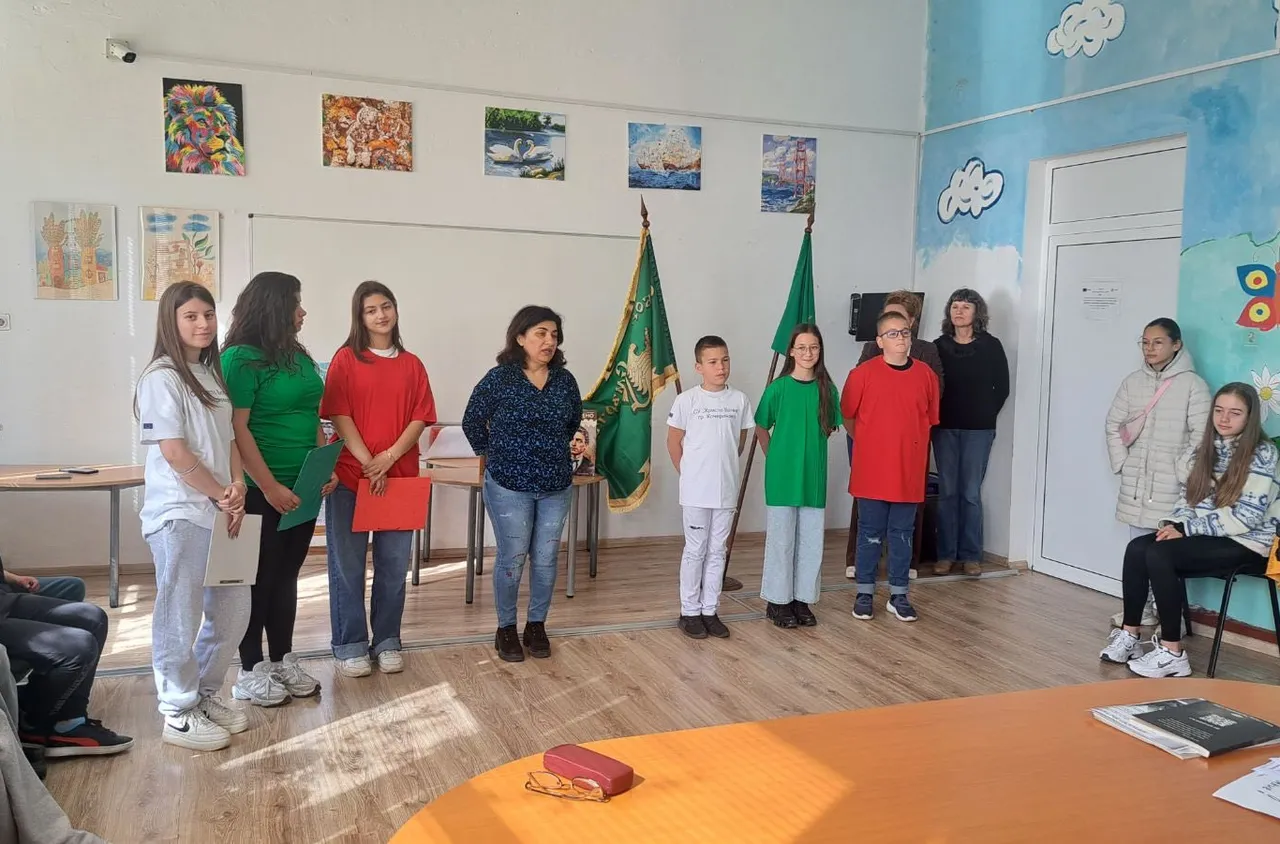 Ученици от Кочериново почетоха Априлското въстание